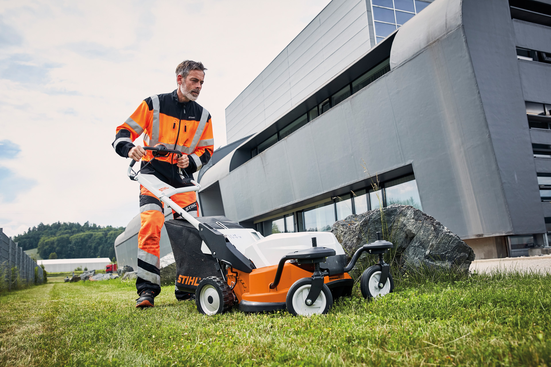 Акумуляторна газонокосарка STIHL RMA 765 V - ціна в Мотоцентрі Акумуляторна газонокосарка STIHL RMA 765 V - ціна в Мотоцентрі